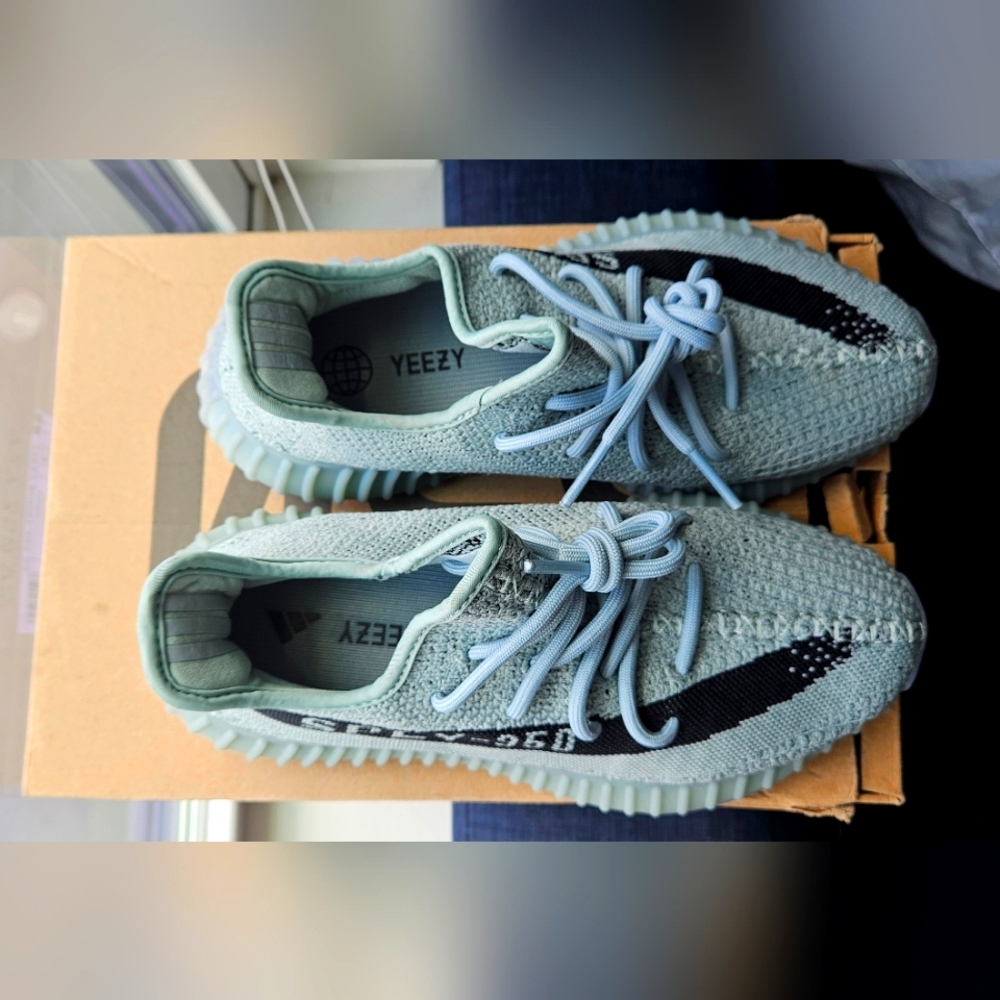 Yeezy 350 V2